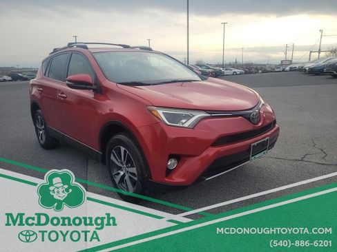 Used 2017 Toyota RAV4 XLE image 4
