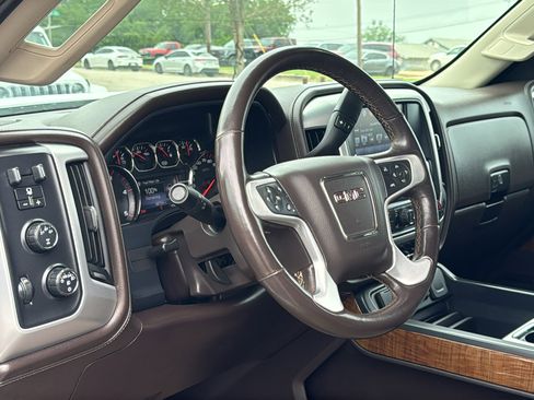 Used 2016 GMC Sierra 2500 SLT w/ Duramax Plus Package AWD/4WD image 10