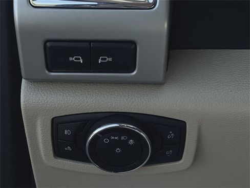 Used 2017 Ford F250 Lariat w/ FX4 Off-Road Package image 17