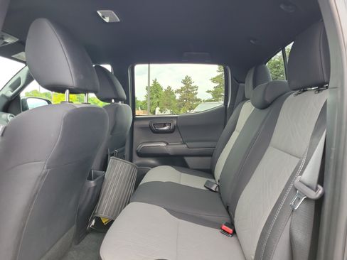 Used 2023 Toyota Tacoma TRD Off-Road AWD/4WD image 11