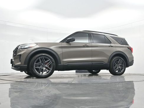 New 2026 Ford Explorer ST w/ Sun And Sound Package image 33