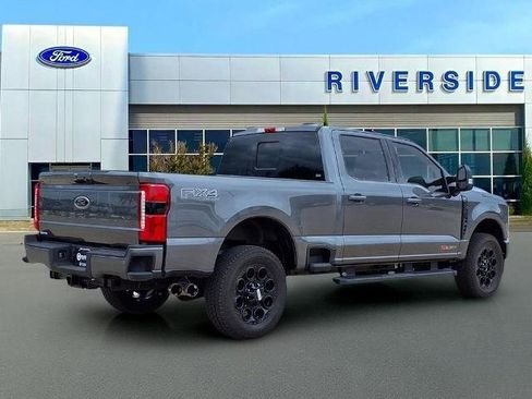 New 2026 Ford F250 Lariat w/ Black Appearance Package AWD/4WD image 38