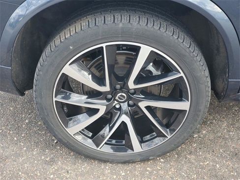 Used 2023 Volvo XC90 T8 Plus w/ Protection Package Premier image 4