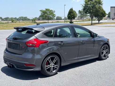 Used 2018 Ford Focus ST FWD image 7