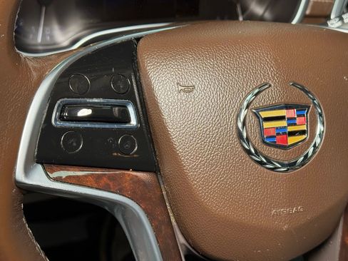 Used 2015 Cadillac SRX Luxury w/ Driver Awareness Package image 43