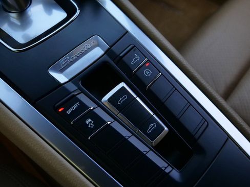 Used 2016 Porsche Boxster image 7