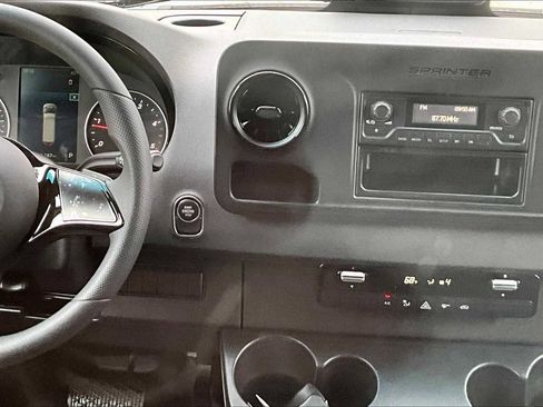 New 2025 Mercedes-Benz Sprinter 2500 image 9