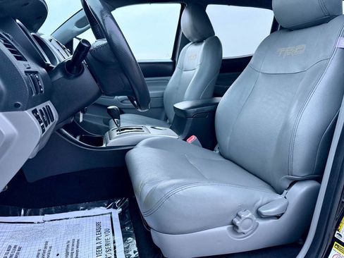 Used 2014 Toyota Tacoma PreRunner image 10