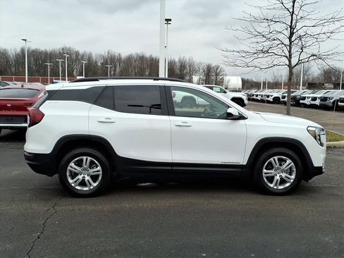 Certified 2022 GMC Terrain SLE w/ Driver Convenience Package image 26