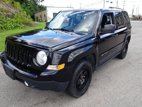Used 2016 Jeep Patriot Sport w/ Power Value Group AWD/4WD image 2