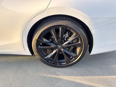 Used 2024 Lexus ES 300h F Sport image 8