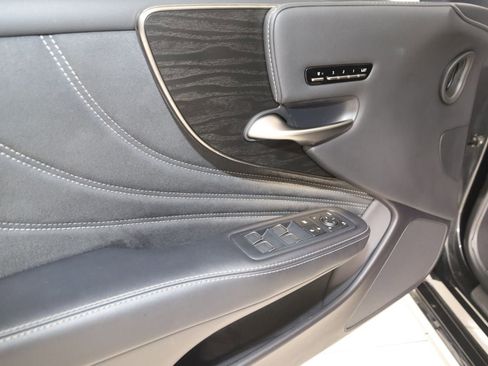Used 2021 Lexus LS 500 AWD w/ Accessory Package (Z2) image 38