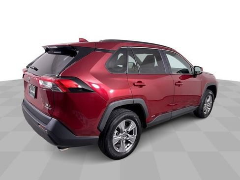 Used 2022 Toyota RAV4 XLE w/ Convenience Package image 8