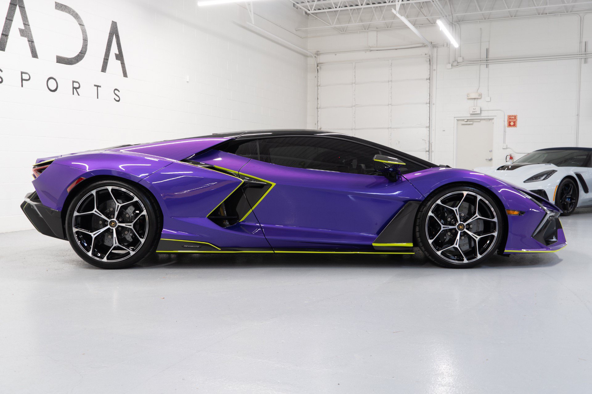 Used 2024 Lamborghini Revuelto AWD/4WD image 19