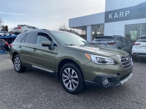 Used 2017 Subaru Outback 2.5i Touring image 3