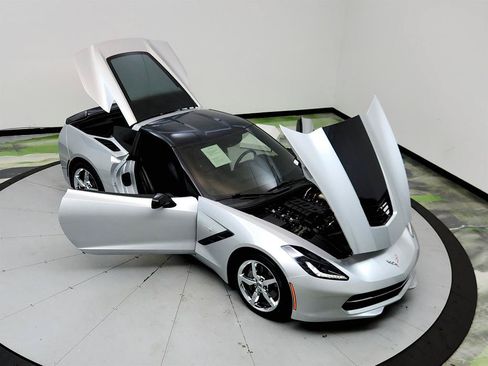 Used 2015 Chevrolet Corvette Stingray Coupe RWD image 31