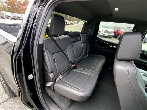 Used 2025 GMC Sierra 1500 SLT image 18