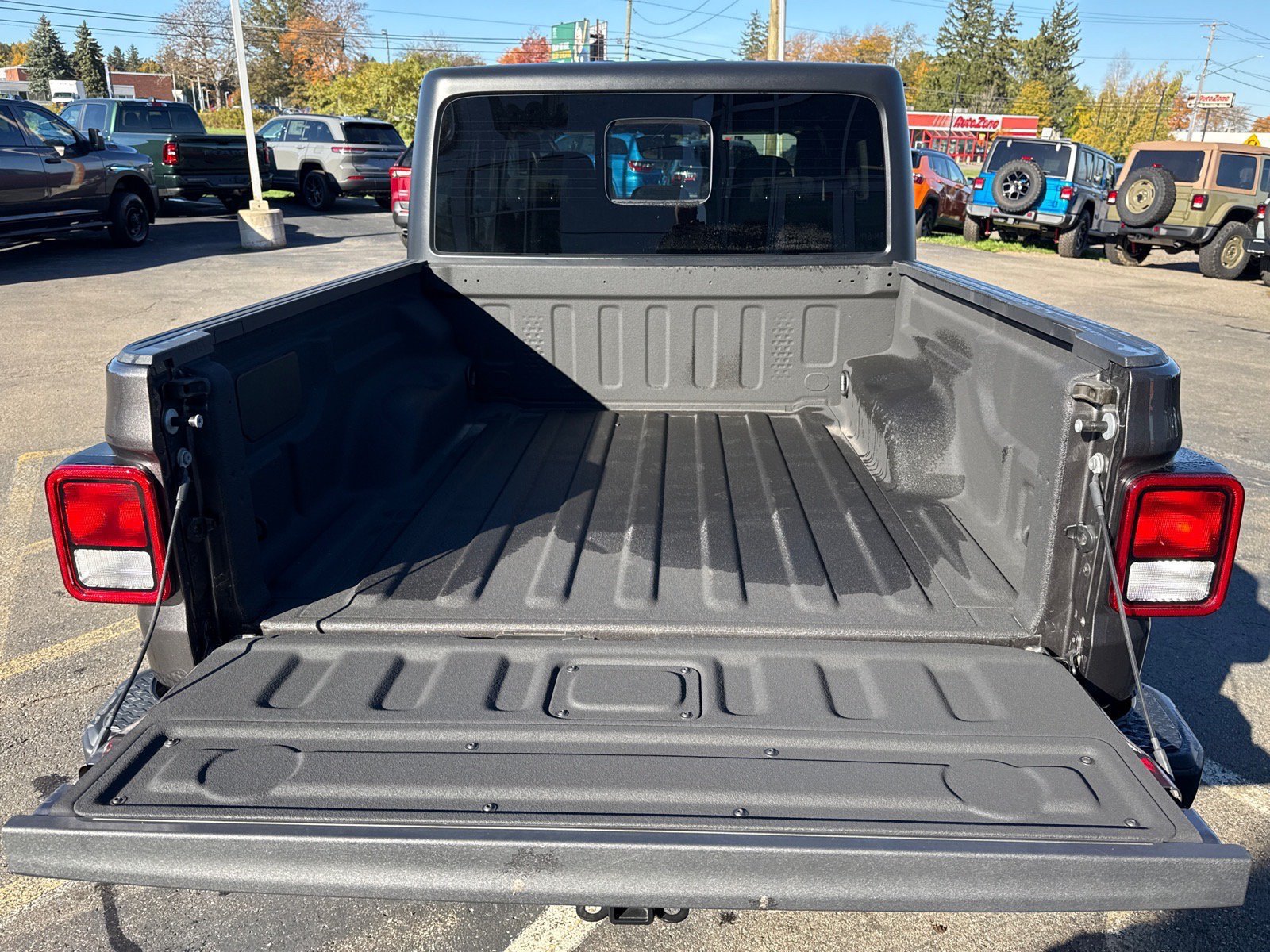 Used 2025 Jeep Gladiator Sport AWD/4WD image 22
