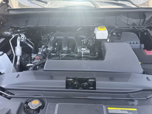 New 2025 Nissan Pathfinder SV image 10