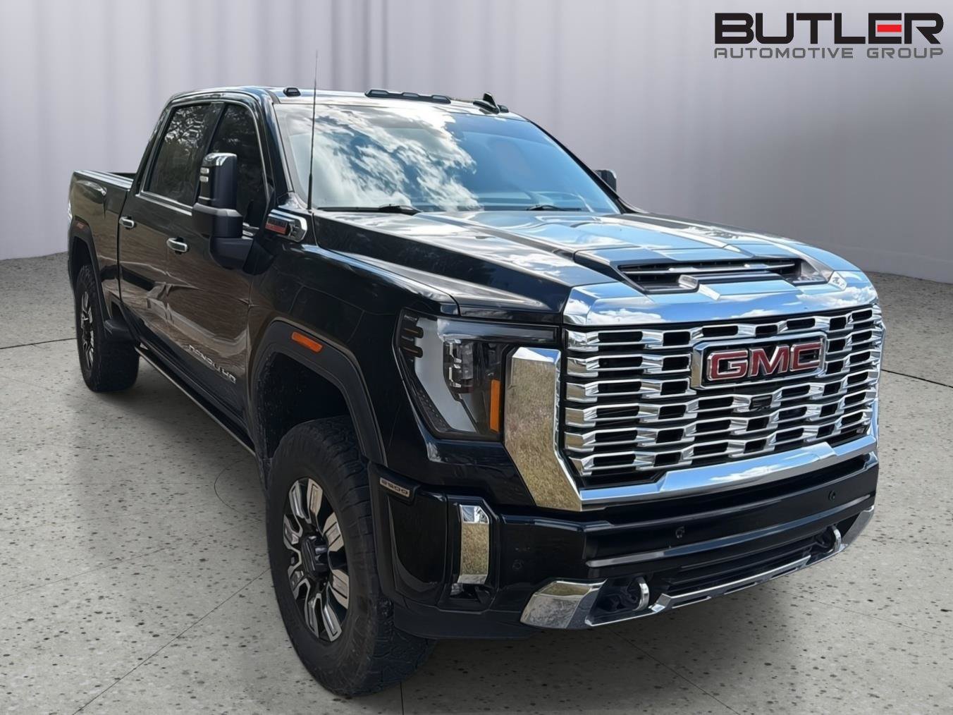Used 2024 GMC Sierra 2500 Denali w/ Denali Reserve Package AWD/4WD image 5