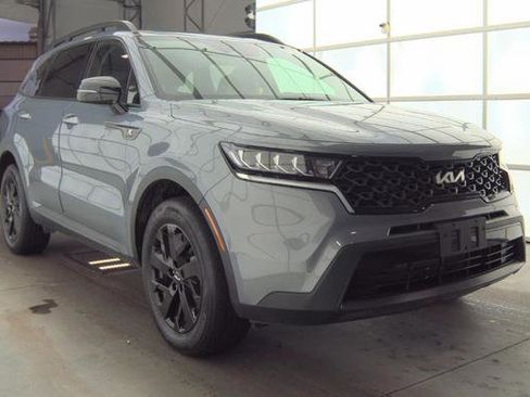 Used 2023 Kia Sorento S image 2