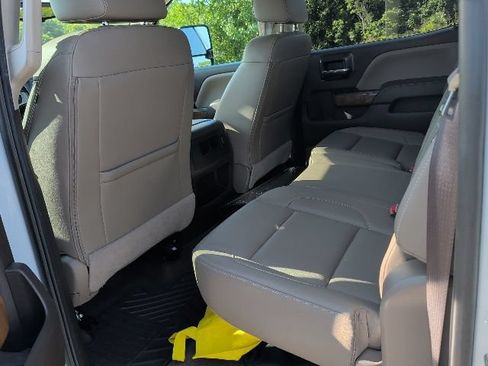 Used 2018 GMC Sierra 2500 SLT w/ Duramax Plus Package AWD/4WD image 15