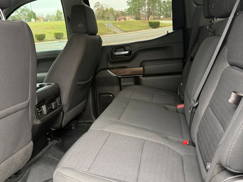 Used 2021 Chevrolet Silverado 1500 RST image 11