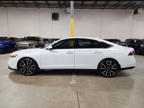 Used 2024 Honda Accord Sport image 2