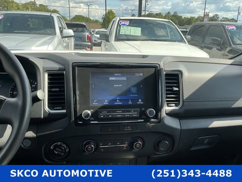 Used 2022 Nissan Frontier SV AWD/4WD image 16