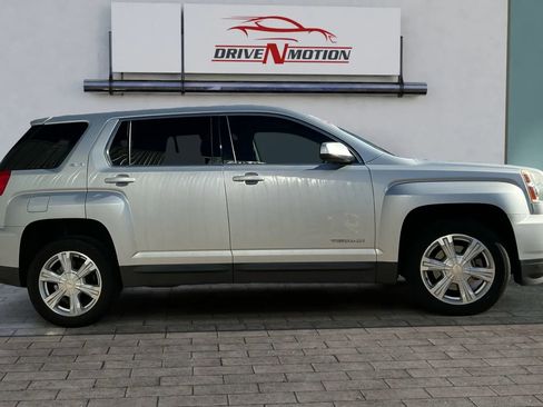 Used 2017 GMC Terrain SLE image 3