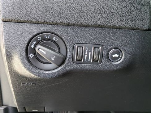 Used 2011 Dodge Charger R/T image 12