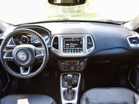 Certified 2021 Jeep Compass Latitude AWD/4WD image 18