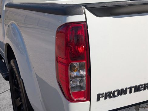 Used 2020 Nissan Frontier SV w/ Midnight Edition Floor Mats image 13