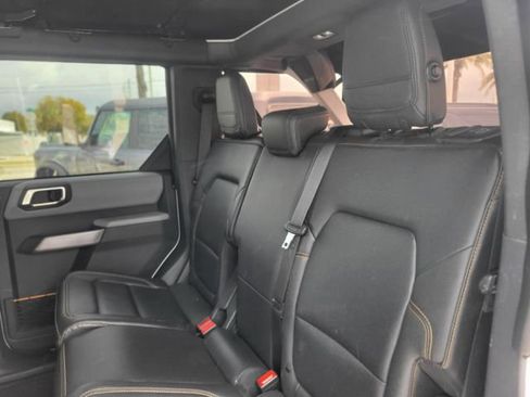 Used 2021 Ford Bronco Badlands image 8