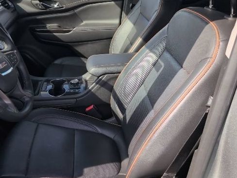 Used 2023 GMC Acadia AT4 w/ Technology Package AWD/4WD image 10