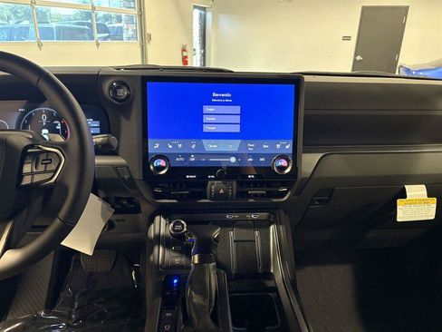 Used 2026 Lexus GX 550 AWD/4WD image 17