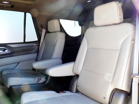 Used 2021 GMC Yukon SLT w/ SLT Premium Package image 26