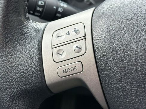 Used 2013 Toyota Corolla LE image 26