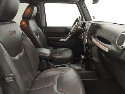 Used 2017 Jeep Wrangler Unlimited Sahara w/ Max Tow Package image 21