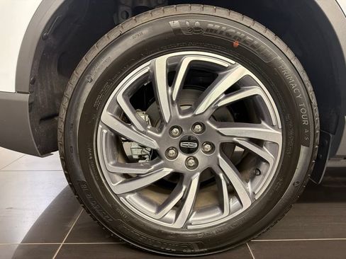 Certified 2025 Lincoln Corsair AWD w/ Equipment Group 101A image 7