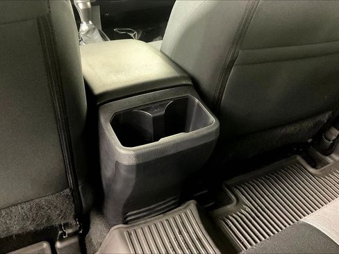 Used 2022 Toyota Tacoma TRD Sport image 12