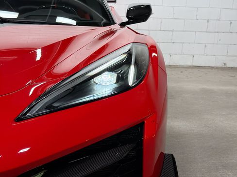 Used 2024 Chevrolet Corvette Z06 w/ Z07 Performance Package RWD image 10