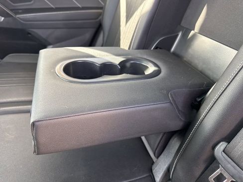 Certified 2023 Volkswagen Tiguan SE w/ Panoramic Sunroof Package image 16