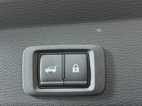 Used 2024 Mitsubishi Outlander SE image 31