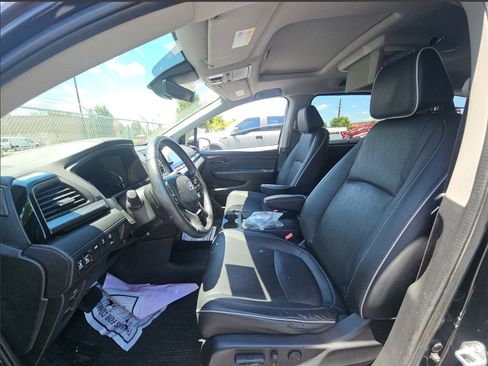 Used 2023 Honda Odyssey Elite image 5