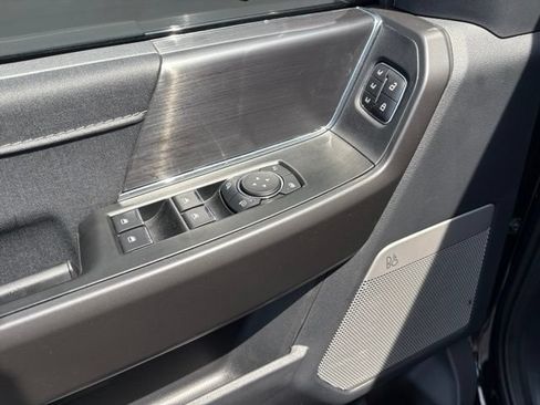 Used 2025 Ford F150 Lariat AWD/4WD image 19