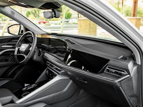 Certified 2025 Audi Q5 Premium w/ Premium Plus AWD/4WD image 28