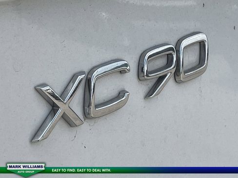 Used 2023 Volvo XC90 T8 Plus image 33