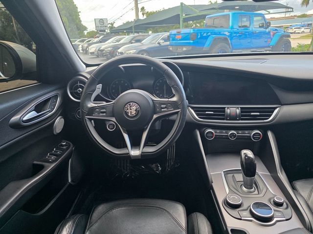 Used 2017 Alfa Romeo Giulia Ti w/ TI 19" Sport Package RWD image 21