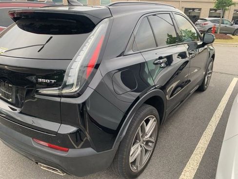 Used 2022 Cadillac XT4 Sport w/ Enhanced Visibility Package FWD image 4